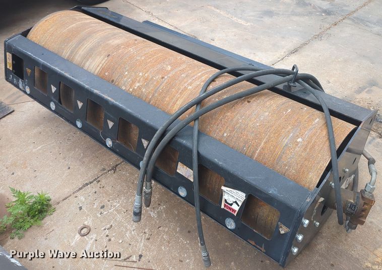 image for item NZ9644 2022 Mower King SSVR72 skid steer roller