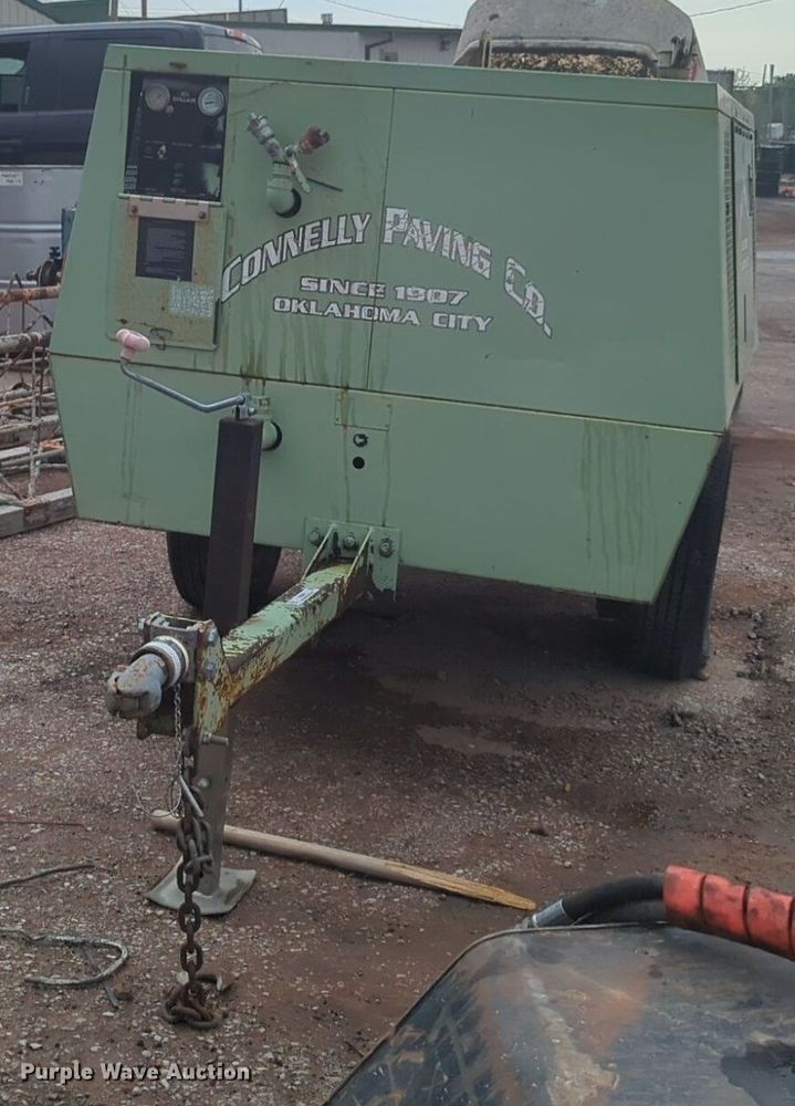 image for item NZ9646 Sullair 185 air compressor