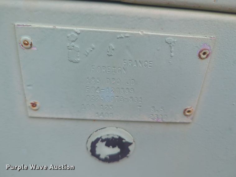 image for item NZ9646 Sullair 185 air compressor