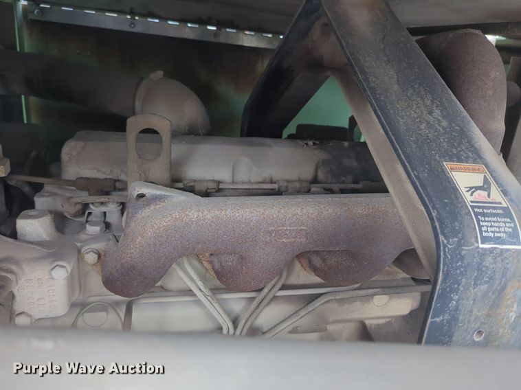 image for item NZ9646 Sullair 185 air compressor