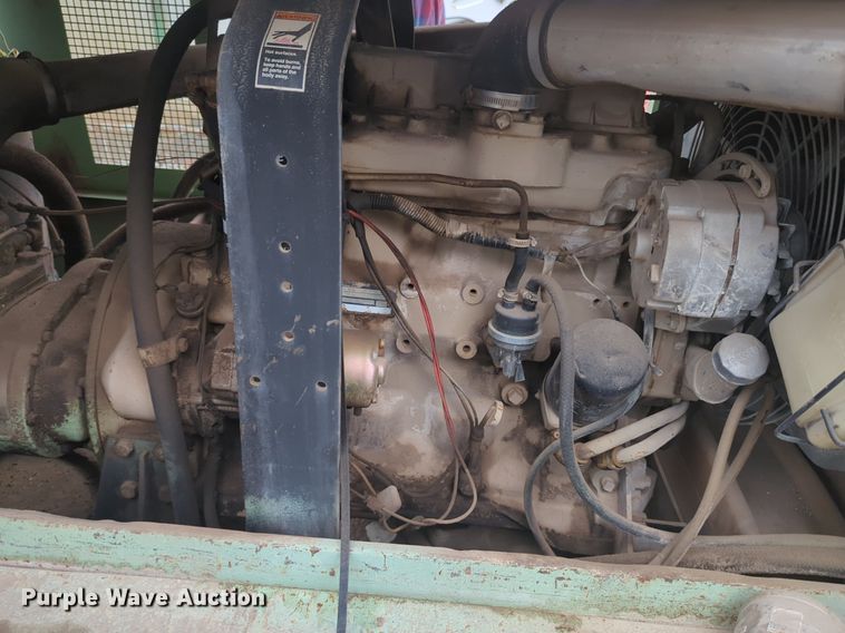 image for item NZ9646 Sullair 185 air compressor