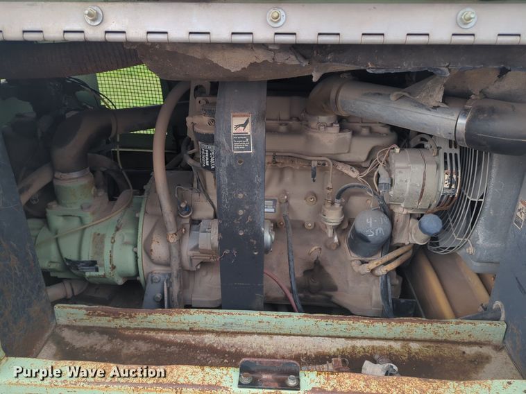 image for item NZ9647 Sullair 185 air compressor