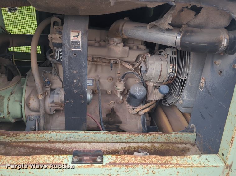 image for item NZ9647 Sullair 185 air compressor