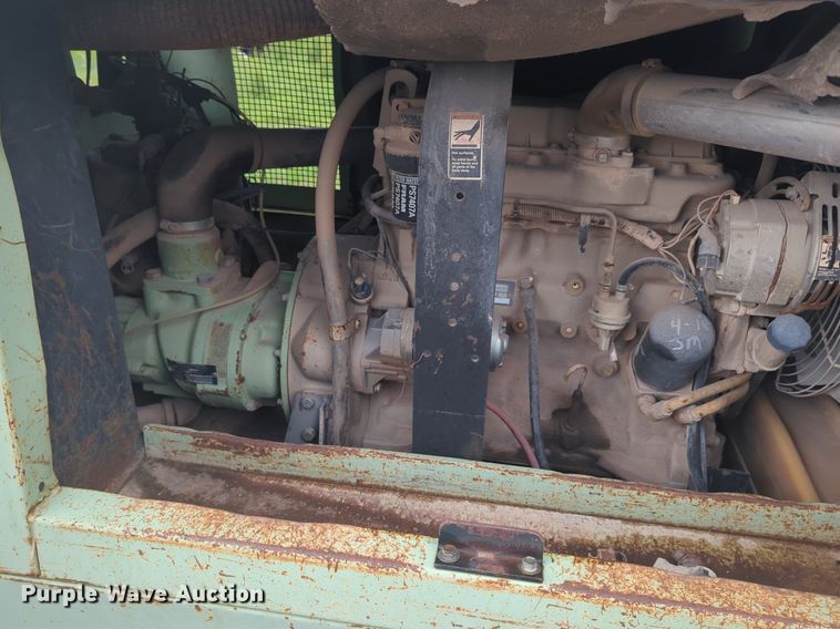 image for item NZ9647 Sullair 185 air compressor