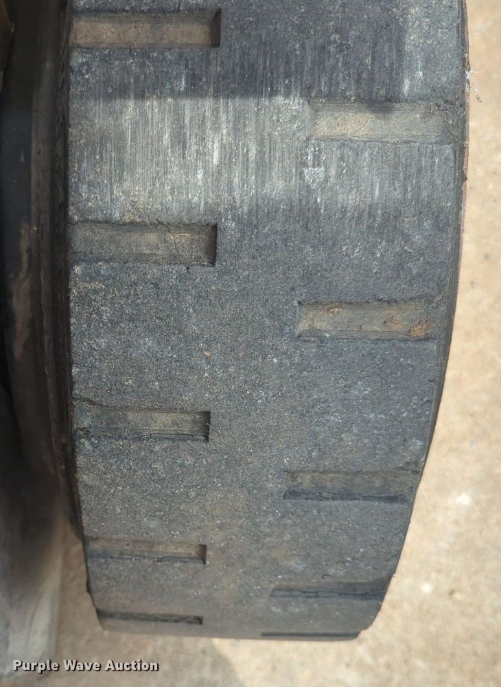 image for item NZ9650 Yale G0050TFNUAE0820S forklift