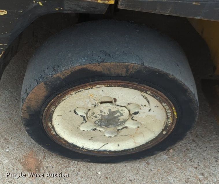 image for item NZ9650 Yale G0050TFNUAE0820S forklift