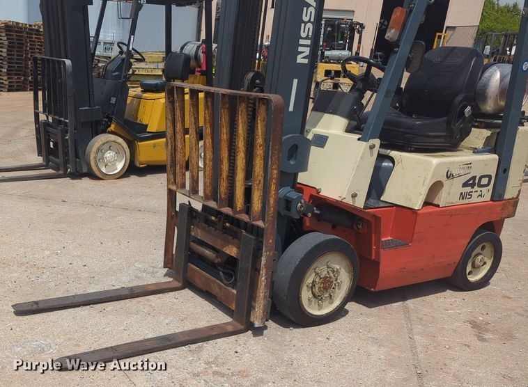 image for item NZ9651 Nissan forklift
