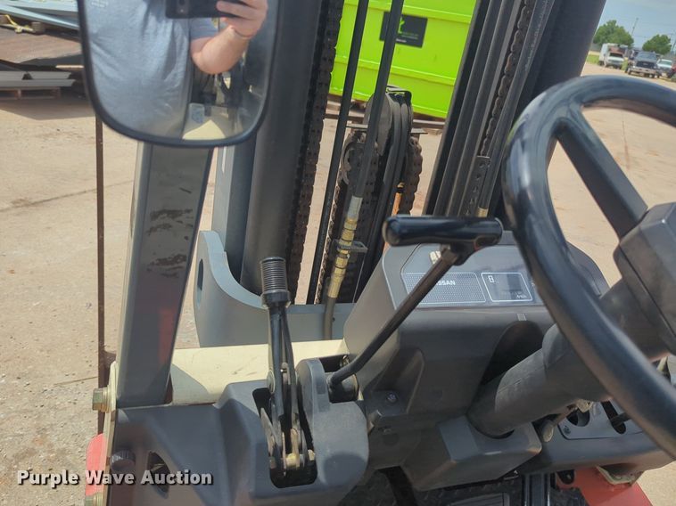 image for item NZ9651 Nissan forklift