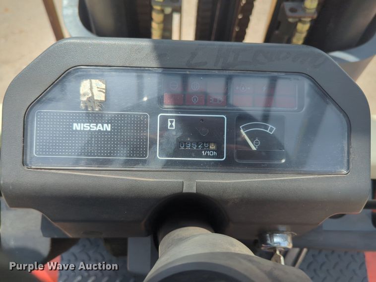 image for item NZ9651 Nissan forklift