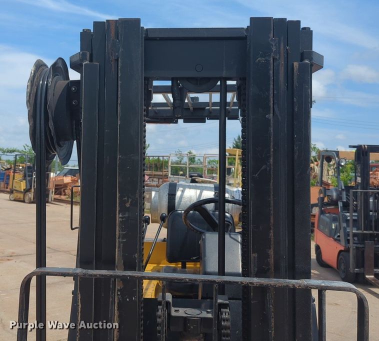 image for item NZ9653 Yale GLC050TENUAQ083.5 forklift