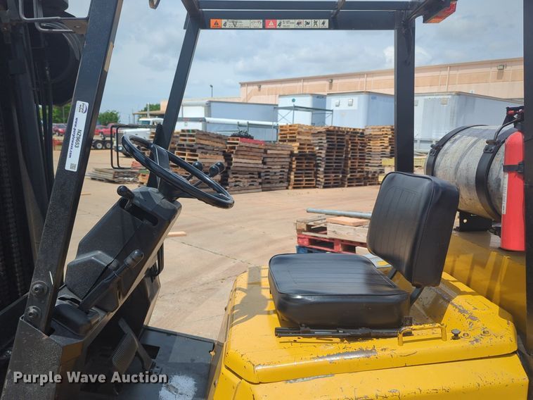 image for item NZ9653 Yale GLC050TENUAQ083.5 forklift