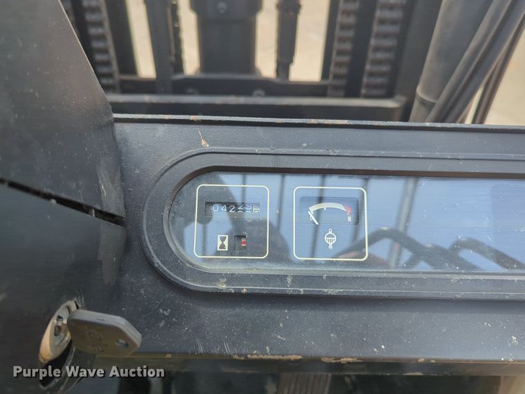 image for item NZ9653 Yale GLC050TENUAQ083.5 forklift