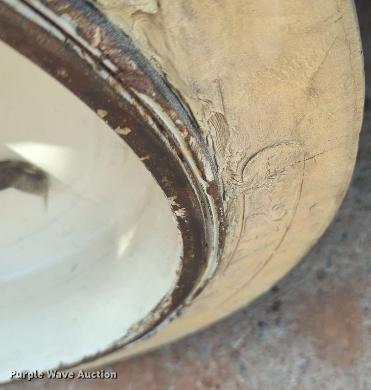 image for item NZ9653 Yale GLC050TENUAQ083.5 forklift