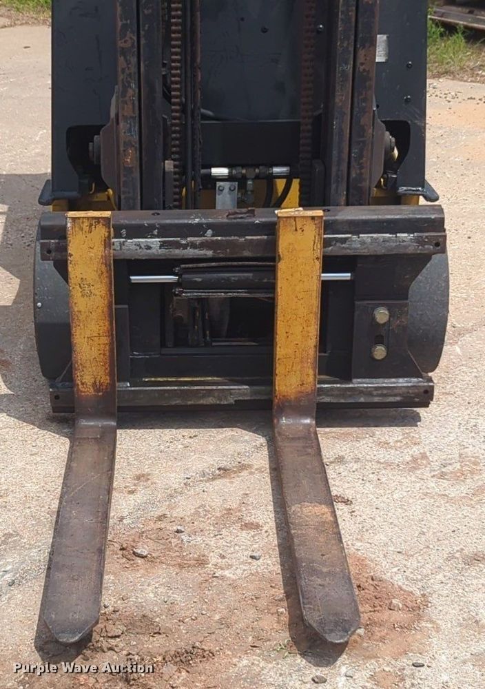 image for item NZ9654 Yale GLC040AFNUAV061 forklift