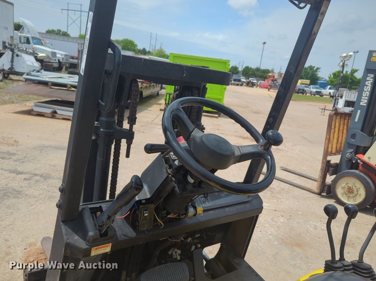image for item NZ9654 Yale GLC040AFNUAV061 forklift