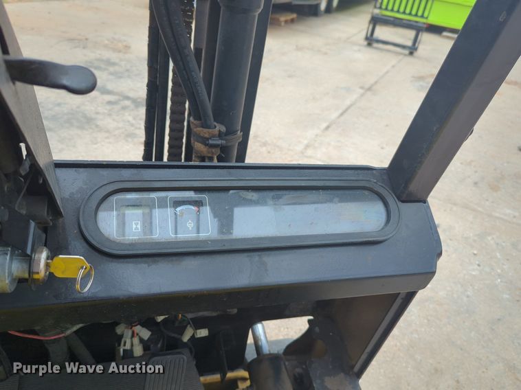 image for item NZ9654 Yale GLC040AFNUAV061 forklift