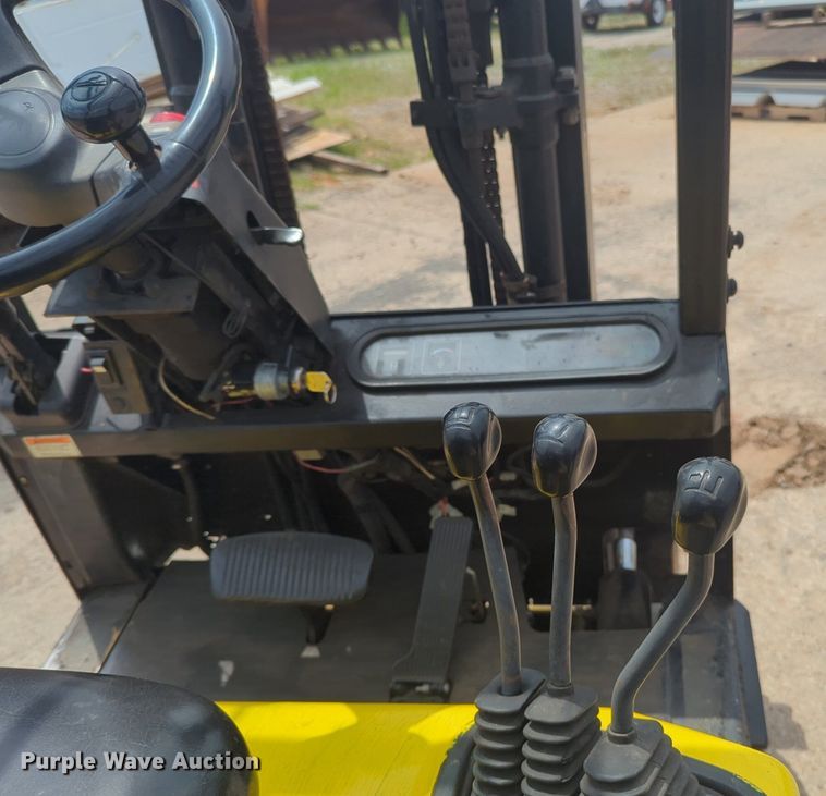 image for item NZ9654 Yale GLC040AFNUAV061 forklift