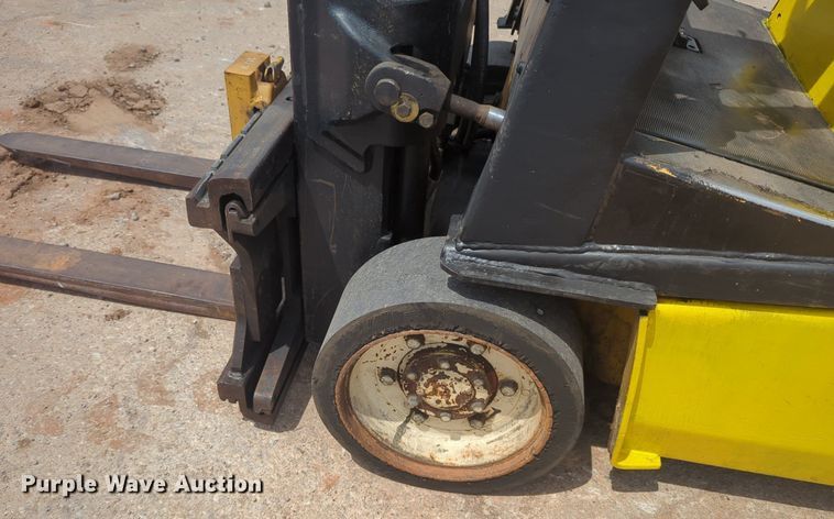 image for item NZ9654 Yale GLC040AFNUAV061 forklift