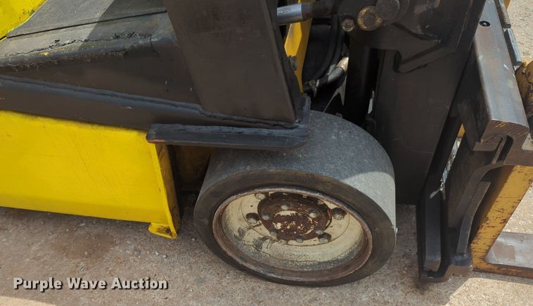 image for item NZ9654 Yale GLC040AFNUAV061 forklift