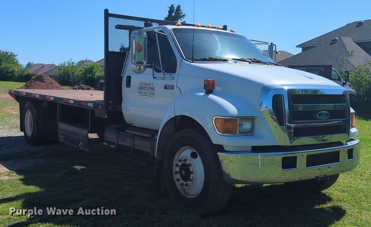 image for item NZ9683 2006 Ford F650 Super Duty flatbed truck