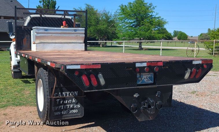 image for item NZ9683 2006 Ford F650 Super Duty flatbed truck