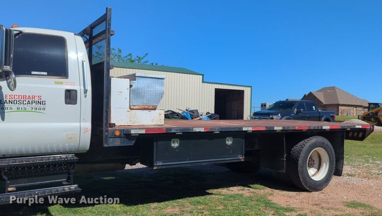 image for item NZ9683 2006 Ford F650 Super Duty flatbed truck