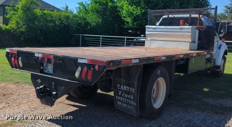 image for item NZ9683 2006 Ford F650 Super Duty flatbed truck