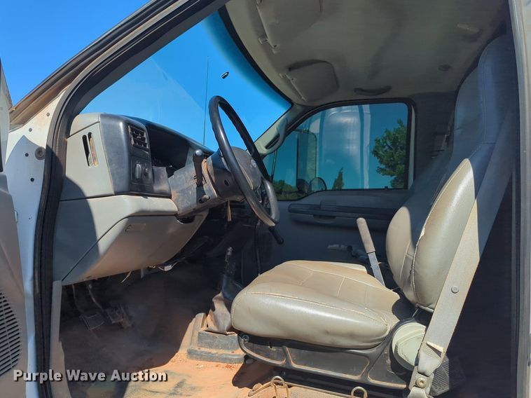 image for item NZ9683 2006 Ford F650 Super Duty flatbed truck