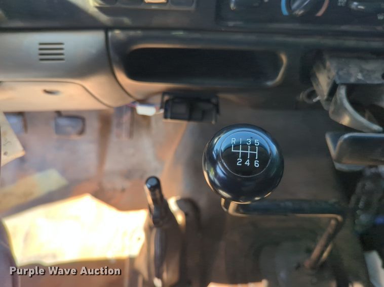 image for item NZ9683 2006 Ford F650 Super Duty flatbed truck