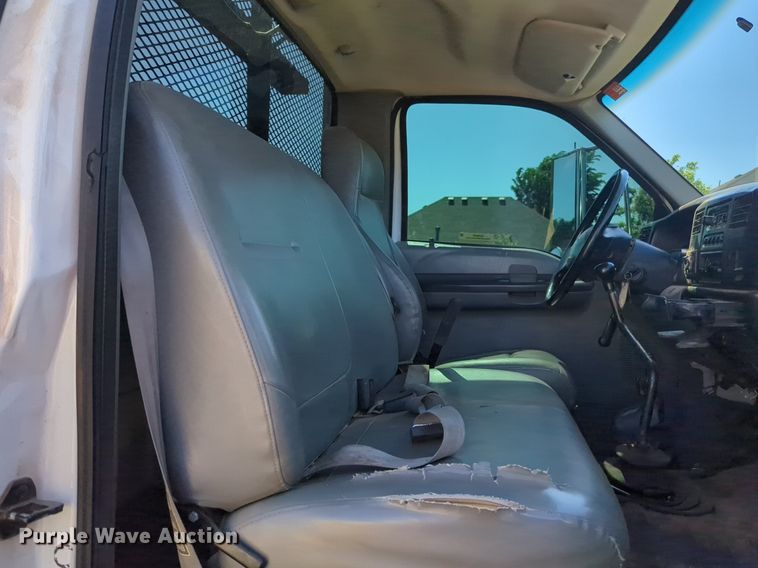 image for item NZ9683 2006 Ford F650 Super Duty flatbed truck