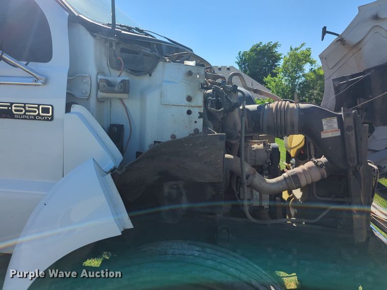 image for item NZ9683 2006 Ford F650 Super Duty flatbed truck