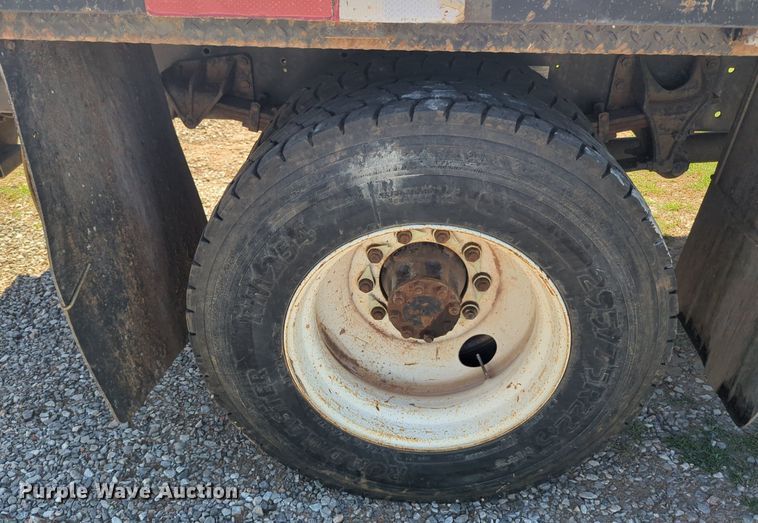 image for item NZ9683 2006 Ford F650 Super Duty flatbed truck