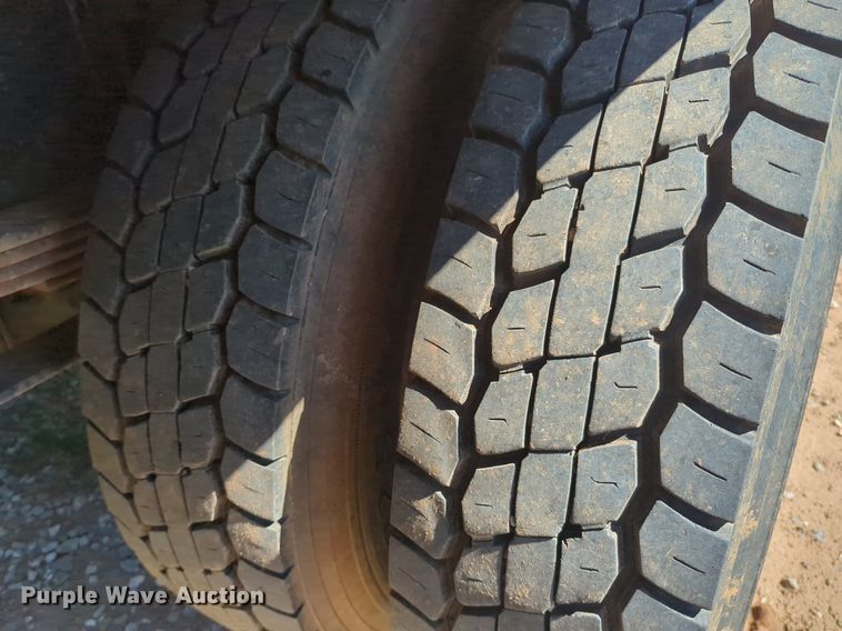 image for item NZ9683 2006 Ford F650 Super Duty flatbed truck