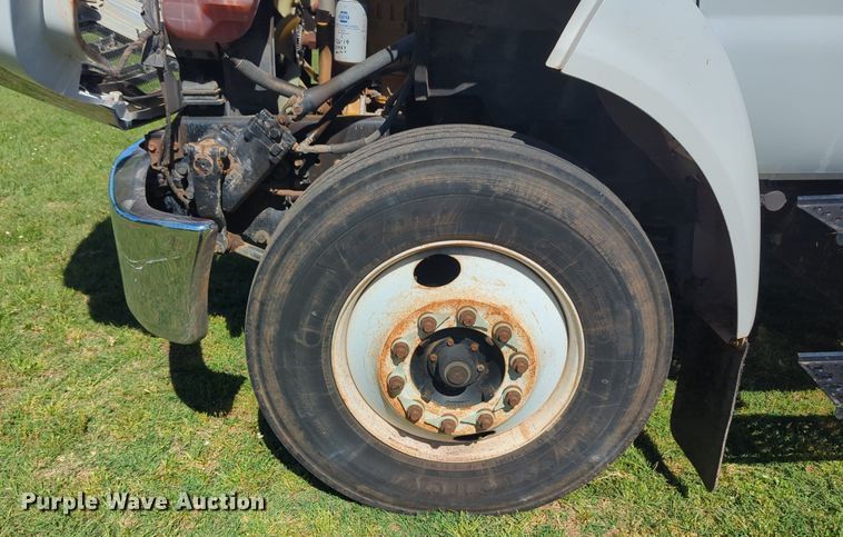 image for item NZ9683 2006 Ford F650 Super Duty flatbed truck