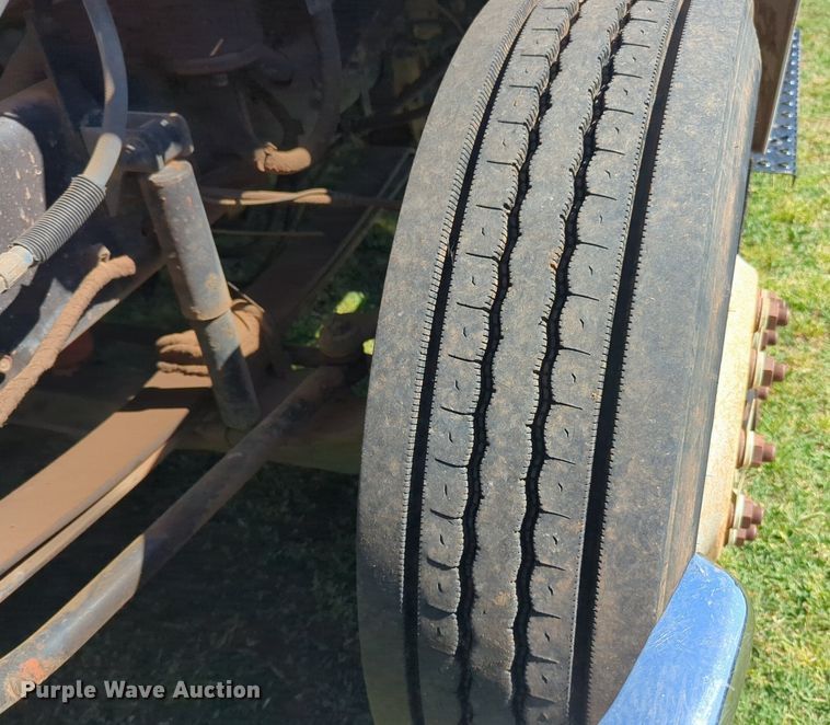 image for item NZ9683 2006 Ford F650 Super Duty flatbed truck