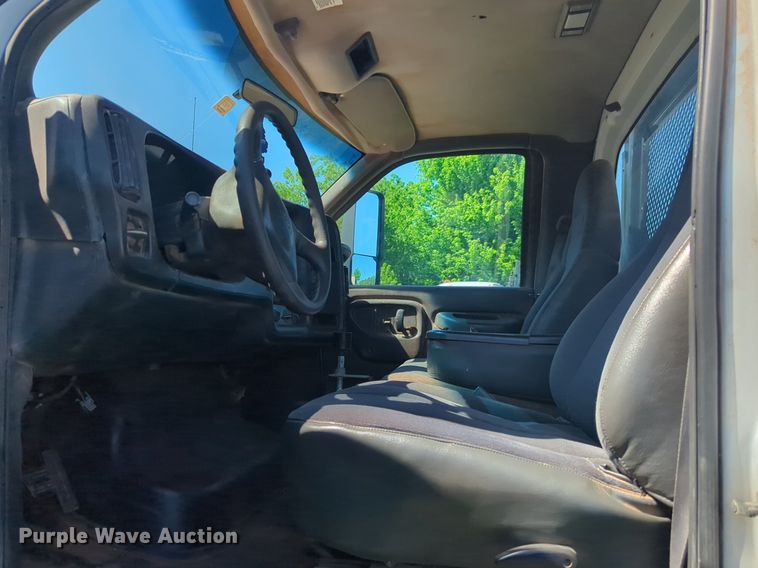 image for item NZ9684 2005 GMC C6500 dump flatbed truck