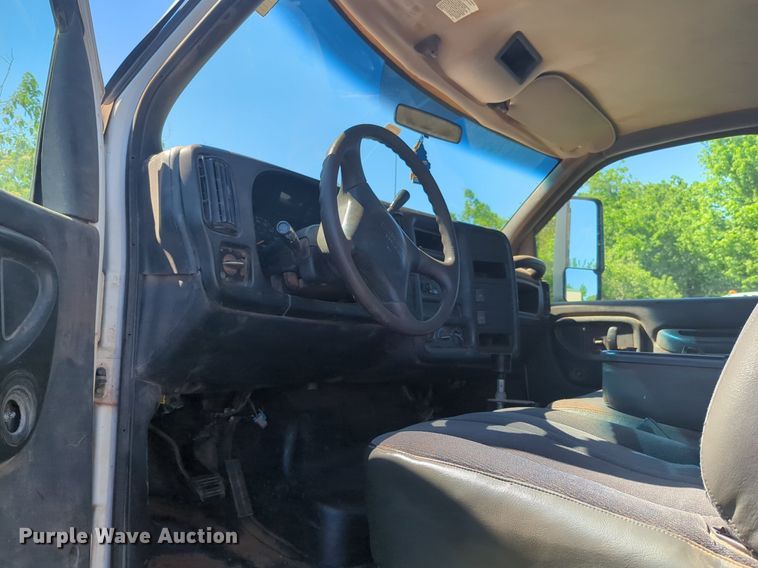 image for item NZ9684 2005 GMC C6500 dump flatbed truck