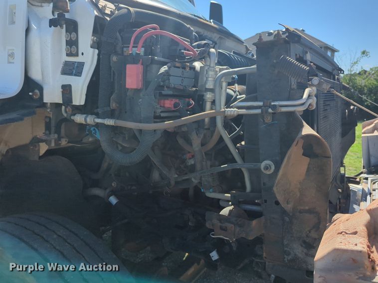 image for item NZ9684 2005 GMC C6500 dump flatbed truck