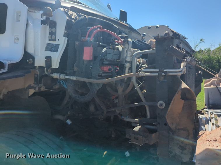 image for item NZ9684 2005 GMC C6500 dump flatbed truck