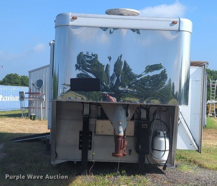 image for item NZ9688 2006 Integrity livestock trailer