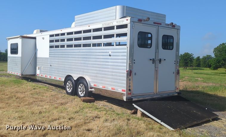 image for item NZ9688 2006 Integrity livestock trailer