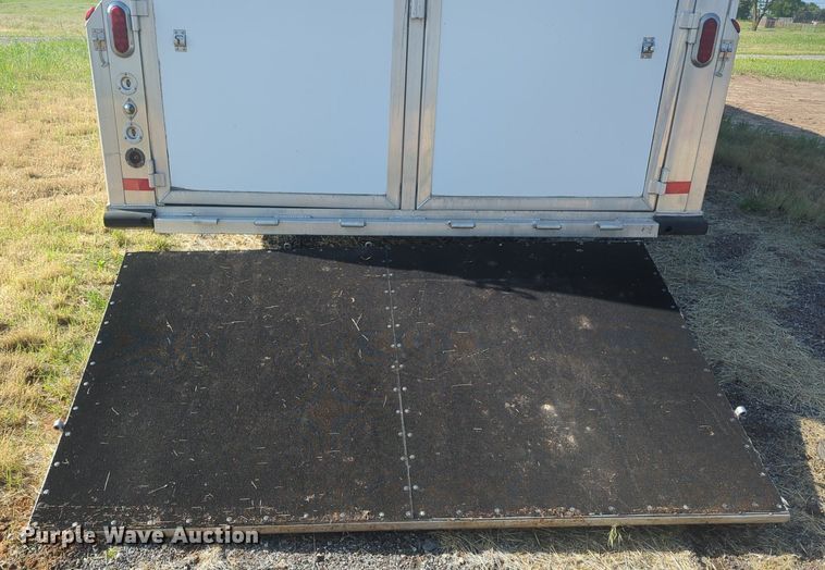 image for item NZ9688 2006 Integrity livestock trailer