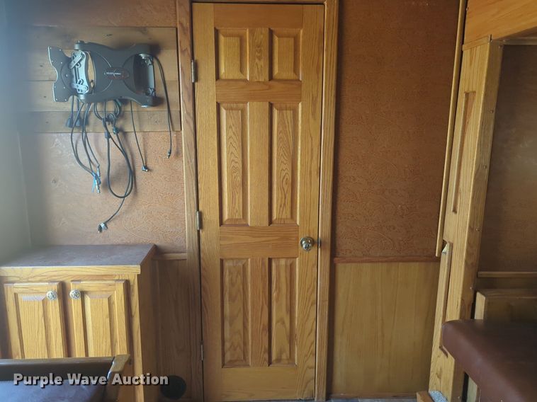 image for item NZ9688 2006 Integrity livestock trailer