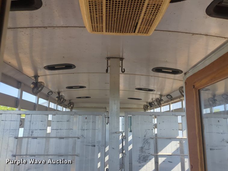 image for item NZ9688 2006 Integrity livestock trailer