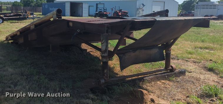 image for item NZ9697 Metal loading dock