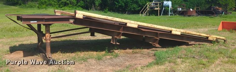 image for item NZ9697 Metal loading dock