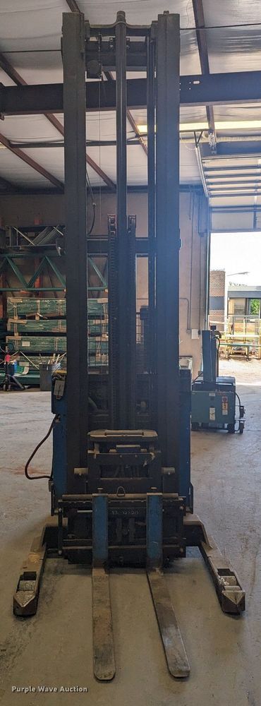 image for item NZ9706 Raymond EASI R40TT-M order picker