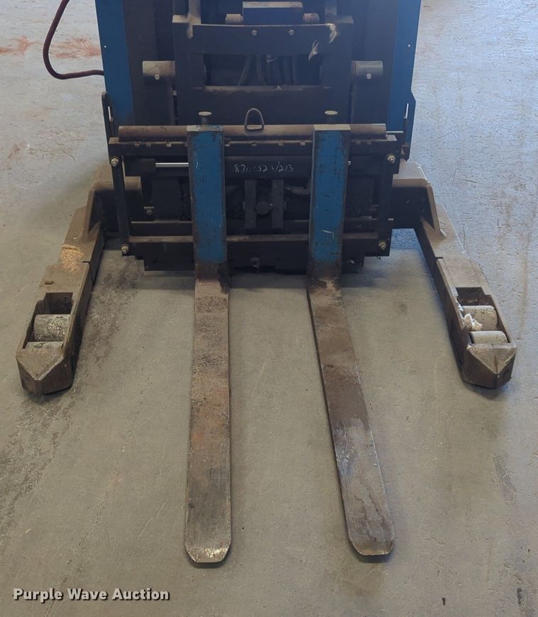 image for item NZ9706 Raymond EASI R40TT-M order picker