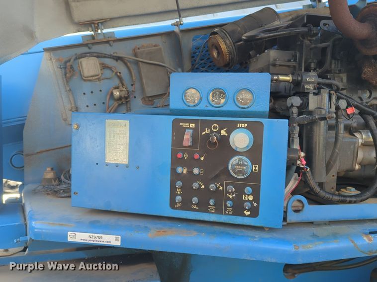 image for item NZ9709 1994 Genie S60 boom lift