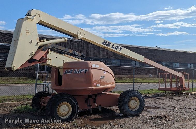 image for item NZ9711 2002 JLG 600A boom lift